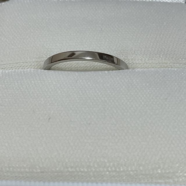【カオキ　ダイヤモンド専門卸直営店の口コミ】 デザイン。シンプルさ。妻と話し合って決めた。
指輪を決める時からシンプ…