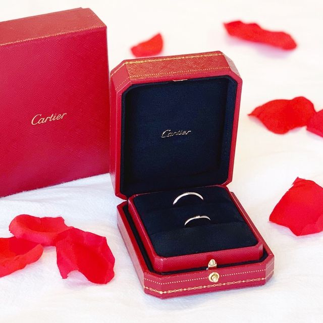 【カルティエ(Cartier)の口コミ】 結婚指輪は毎日つけるのでシンプルなものにこだわりました。何よりも重視…