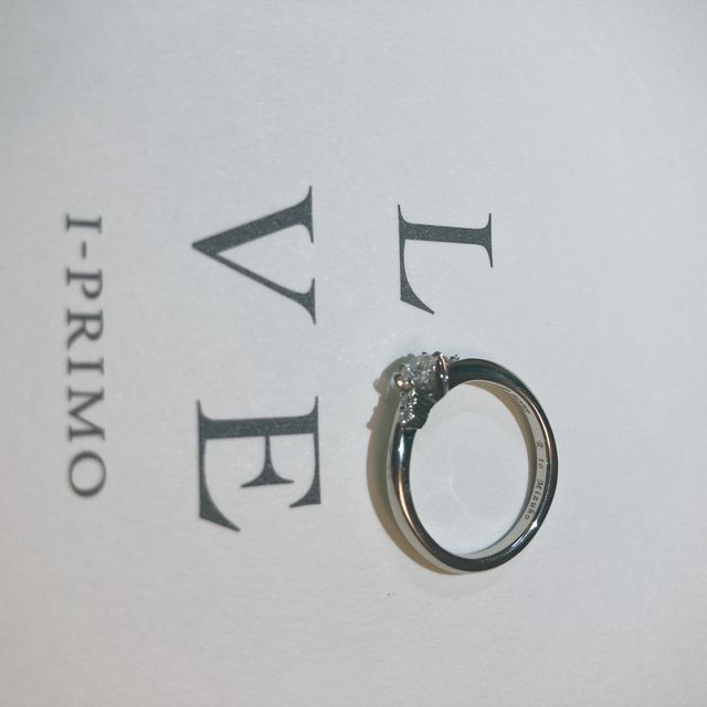 【アイプリモ(I-PRIMO)の口コミ】 結婚指輪との重ね付けを想定し、1番馴染んだものを選びました。結婚すると…