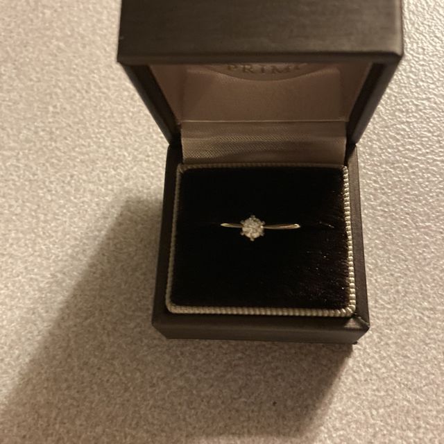 【アイプリモ(I-PRIMO)の口コミ】 デザインはシンプルで、結婚指輪と一緒に付けれるようなものを探していま…
