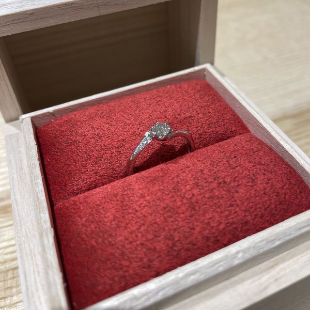 【出雲結(いずもゆい)の口コミ】 指輪のデザインと背景にあるストーリーが決め手になりました。婚約指輪や…