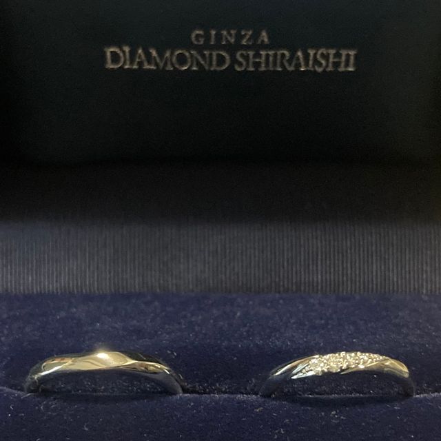 【銀座ダイヤモンドシライシの口コミ】 仕事中や休日などほぼ毎日着ける指輪だったので、シンプルなデザインで、…
