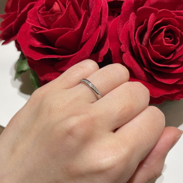 【ラザール ダイヤモンド(LAZARE DIAMOND)の口コミ】 コストパフォーマンスと接客が決め手です。
ダイヤモンドをたくさん使用し…