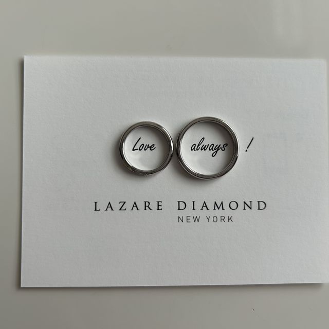 【ラザール ダイヤモンド(LAZARE DIAMOND)の口コミ】 婚約指輪とペアで着けることも考えて先に婚約指輪を見てから結婚指輪を決…