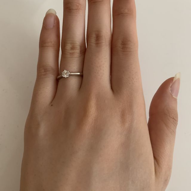 【銀座ダイヤモンドシライシの口コミ】 丸い感じで指にフィットして着け心地が良くて、シンプルだけど可愛らしい…