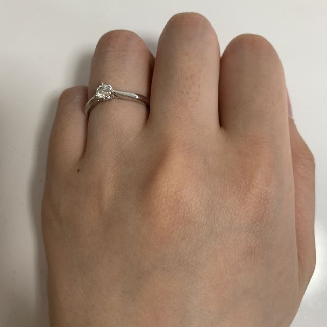 【銀座ダイヤモンドシライシの口コミ】 丸い感じで指にフィットして着け心地が良くて、シンプルだけど可愛らしい…
