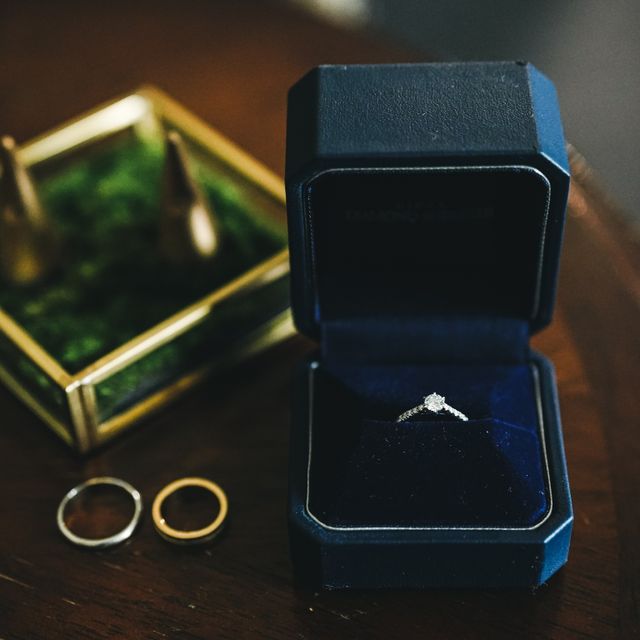 【銀座ダイヤモンドシライシの口コミ】 ダイヤモンドのグレードやカラットなどをさまざまな店舗に行き、交渉、相…