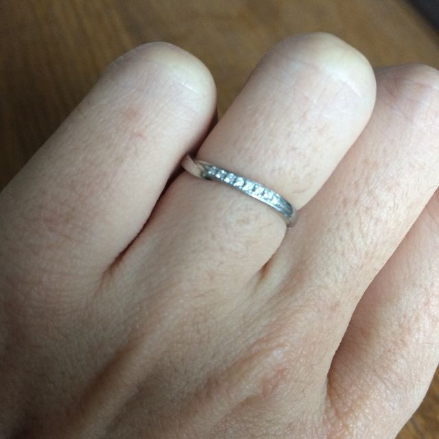 【俄(にわか)の口コミ】 値段も手頃で他にないデザインでとくにねじりが気に入りました。
指輪１つ…