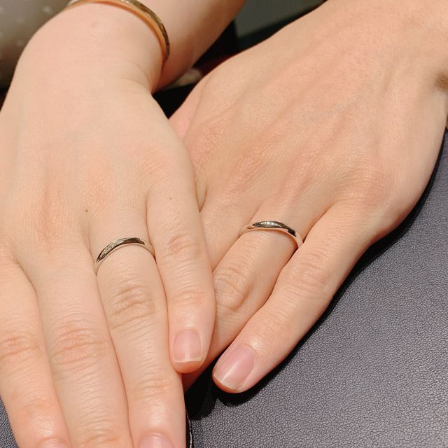 【銀座ダイヤモンドシライシの口コミ】 指輪のデザインが希望通りのウェーブタイプで、かつ自分の指輪にフィット…