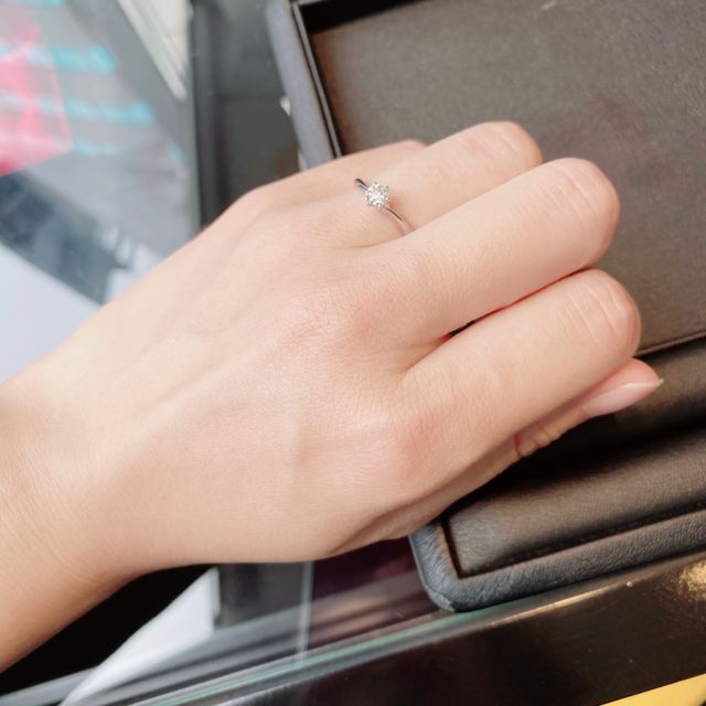 【エクセルコダイヤモンド(EXELCO DIAMOND)の口コミ】 プロポーズ時はダイヤモンドのみで、後日リングは彼と決めに行きました。…