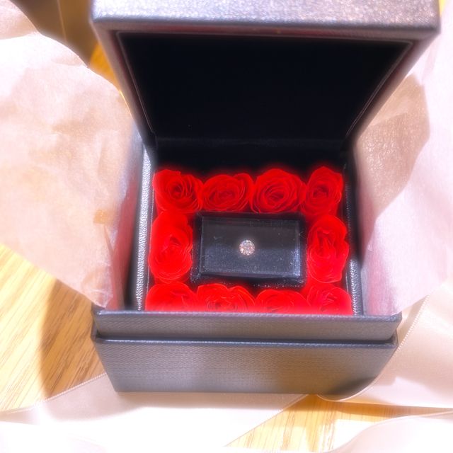 【エクセルコダイヤモンド(EXELCO DIAMOND)の口コミ】 プロポーズ時はダイヤモンドのみで、後日リングは彼と決めに行きました。…