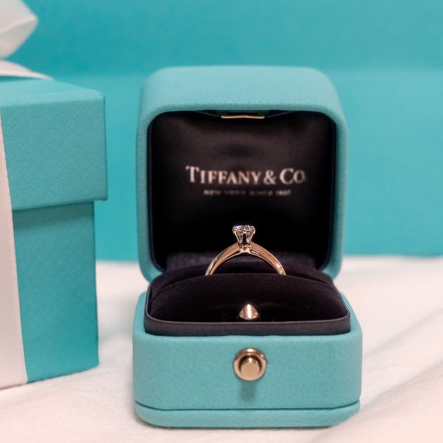 【ティファニー(Tiffany & Co.)の口コミ】 シンプルでクラシックな指輪なので、どんな服装にも合い、飽きもこないデ…