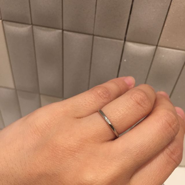 【【閉業】Marie et Marie(マリ・エ・マリ)の口コミ】 本当はダイヤが3つ程真ん中にあしらった捻ったデザインの今時〜！の可愛い…