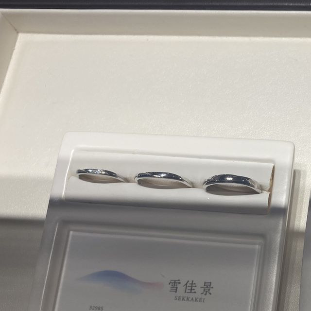 【俄(にわか)の口コミ】 ニワカさんのブランドの中で一番気に入りました。シンプルなデザインを求…