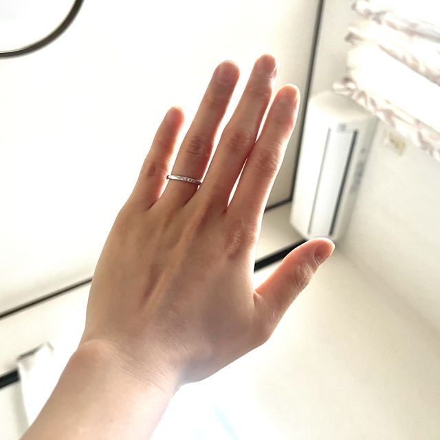 【銀座ダイヤモンドシライシの口コミ】 シンプルなデザインがよかったのとブランド力があるので選びました。指輪…