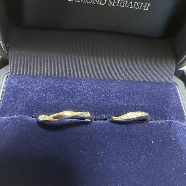 【銀座ダイヤモンドシライシの口コミ】 最初はシンプルなデザインのものを探していたが、リング捻りがあるものを…