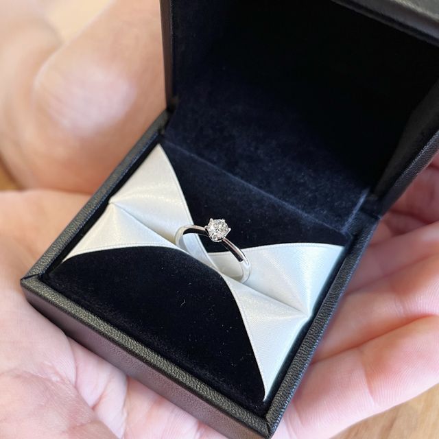 【エクセルコダイヤモンド(EXELCO DIAMOND)の口コミ】 色々と試着をしましたが、結果としてシンプルなものになりました。飽きが…