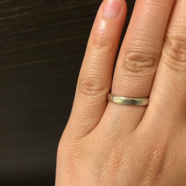 【杢目金屋(もくめがねや)の口コミ】 普段全くアクセサリーをつけない主人が毎日つけるなら杢目調のものがいい…