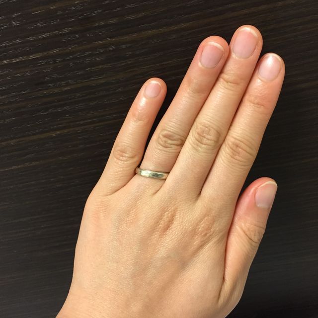 【杢目金屋(もくめがねや)の口コミ】 普段全くアクセサリーをつけない主人が毎日つけるなら杢目調のものがいい…