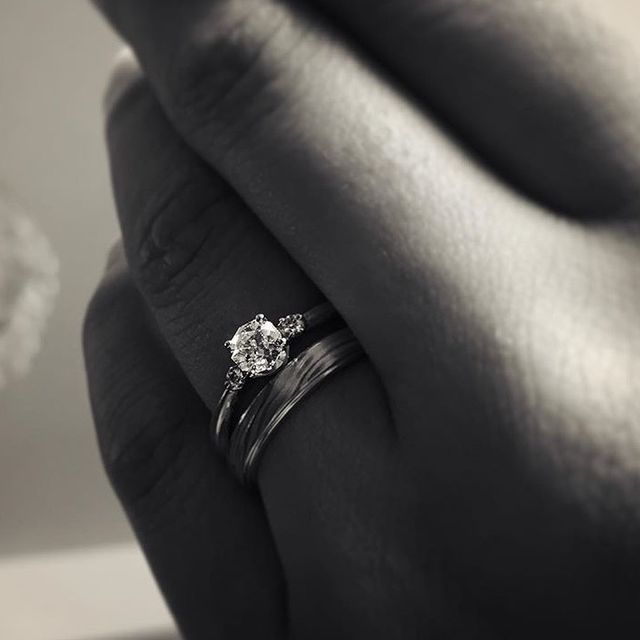 【杢目金屋(もくめがねや)の口コミ】 シンプルだけれども1粒のダイアモンドの存在感があるようなデザインにした…