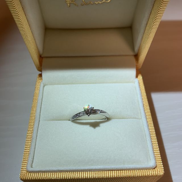 【ケイウノ ブライダル(K.UNO BRIDAL)の口コミ】 お相手がパーチェに一目惚れして購入することを決めました。中央ダイヤの…