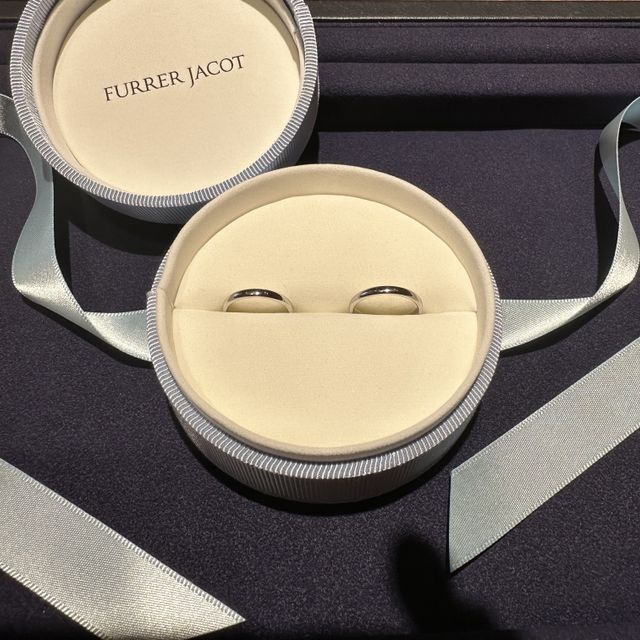 【【閉業】フラー・ジャコー(FURRER-JACOT)の口コミ】 デザインは婚約指輪がメレダイヤもついているキラキラしたものなので、重…