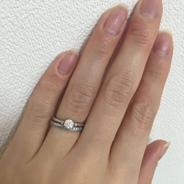 【AFFLUX(アフラックス)の口コミ】 婚約指輪、結婚指輪をつけるならこのデザインと決めていました。理想のも…