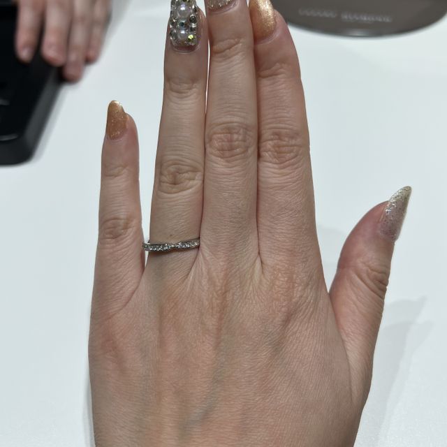【ラザール ダイヤモンド(LAZARE DIAMOND)の口コミ】 シンプルなものよりダイヤモンドがたくさん入っている指輪を探していて一…