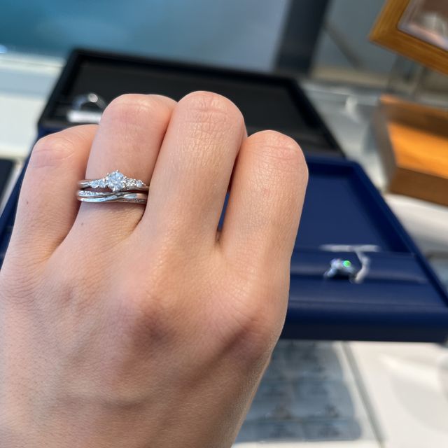 【銀座ダイヤモンドシライシの口コミ】 自分の好みに合ってました。ダイヤモンドも質が良くて
キラキラしていて長…