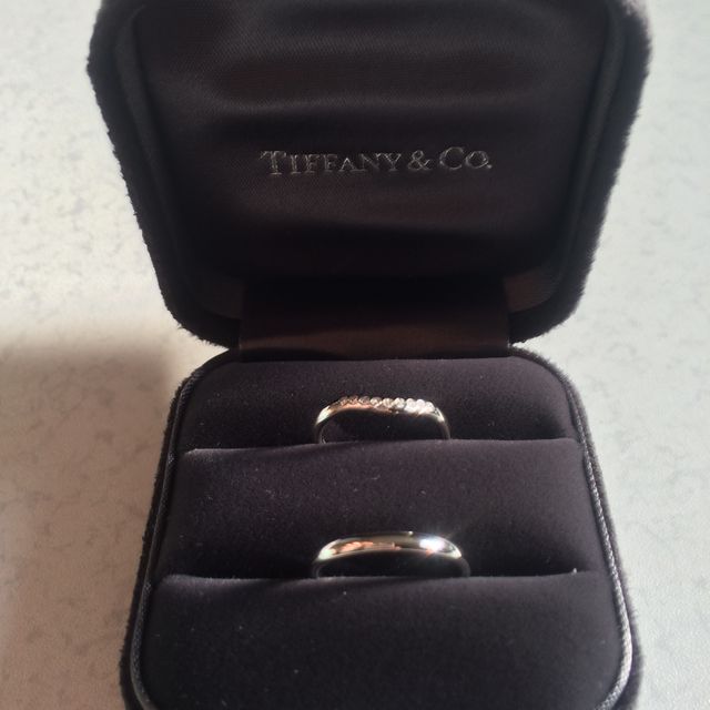 【ティファニー(Tiffany & Co.)の口コミ】 プラチナでダイヤが埋め込まれているデザインが良いと思って探していまし…