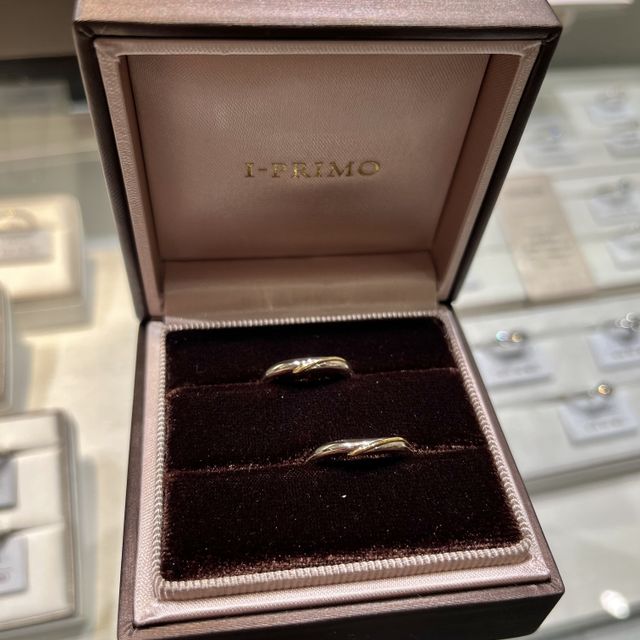 【アイプリモ(I-PRIMO)の口コミ】 デザインがV字タイプで一色ではなくデザイン性が高くイエローゴールドが入…