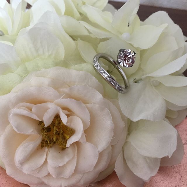 【ROCCA(ロッカ)の口コミ】 たくさんの指輪を見て、はめて、どれがいいのかわからなくなって、後日ま…