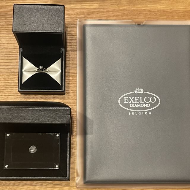 【エクセルコダイヤモンド(EXELCO DIAMOND)の口コミ】 元々、メレダイヤの入ったものにする予定でしたが、実際にこのシンプルな…