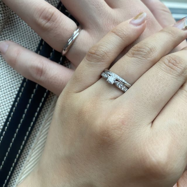 【アイプリモ(I-PRIMO)の口コミ】 エンゲージリングに合うように、ストレートのデザインで、ストーンが自分…