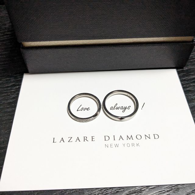 【ラザール ダイヤモンド(LAZARE DIAMOND)の口コミ】 婚約指輪のデザインと合わせる様に、ハーフエタニティにしました！重ね付…