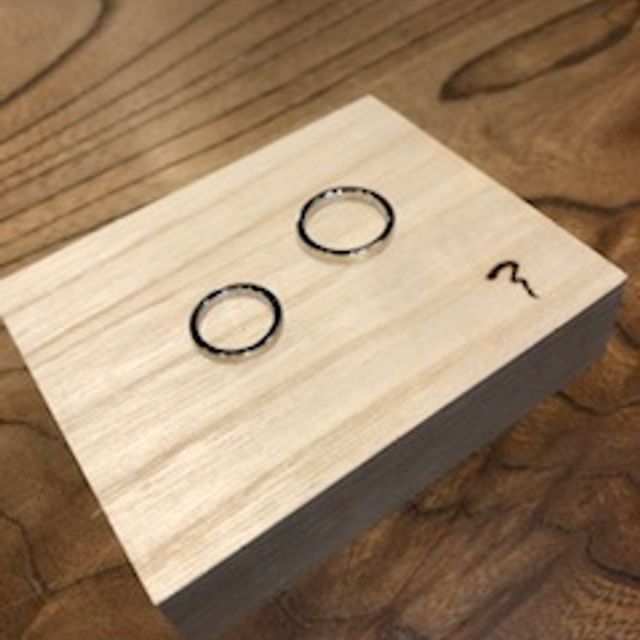 【ichi(イチ)の口コミ】 光に当てた時に影に浮かび上がる唐草模様のデザインが忘れられず、こちら…