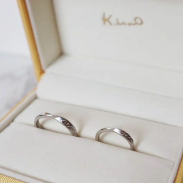 【ケイウノ ブライダル(K.UNO BRIDAL)の口コミ】 刻印にこだわりをもっており、自由に刻印がお願いできるブランドさんを探…