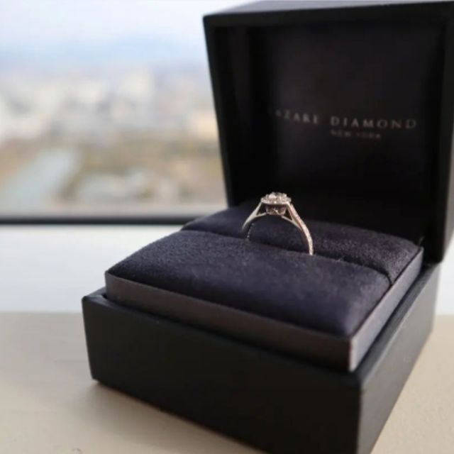 【ラザール ダイヤモンド(LAZARE DIAMOND)の口コミ】 ラザールさんのダイヤモンドが他店さんと比べて輝き方が全然異なり、ブラ…