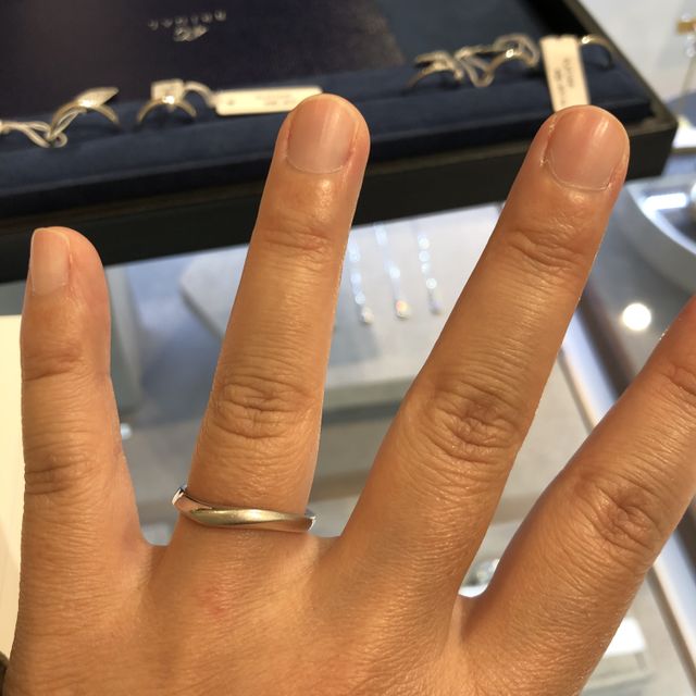 【4℃ BRIDAL(ヨンドシーブライダル)の口コミ】 時代の流行によらず、流行り廃れのないデザインを探していました。購入し…