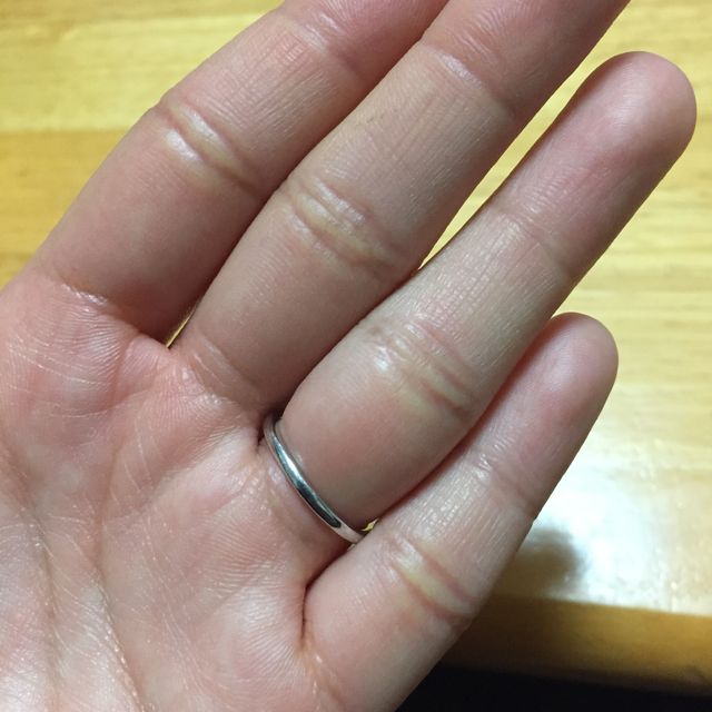 【Mariage ent(マリアージュエント)の口コミ】 プロポーズの時に仮の婚約指輪を渡して、OKをもらった後に彼女の好きな指…