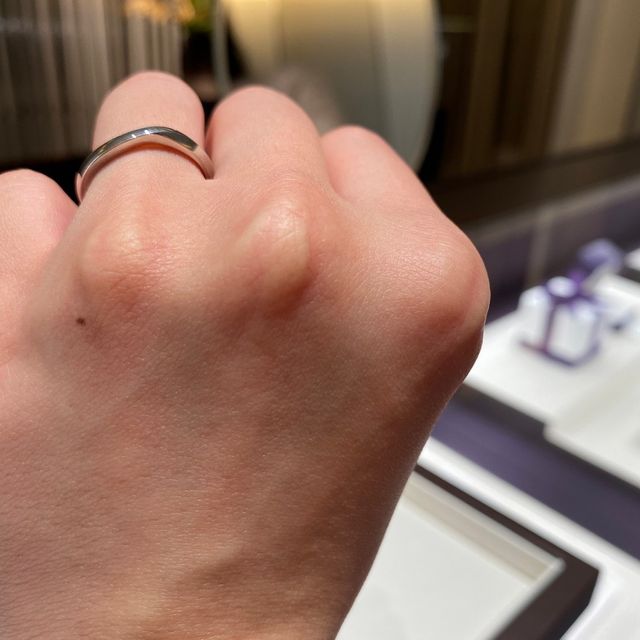 【俄(にわか)の口コミ】 どの指輪にも名前がついており、コンセプトがありました。ダイヤ無しの指…