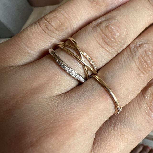 【4℃ BRIDAL(ヨンドシーブライダル)の口コミ】 つけてみて、自分の手にあっていた。主人も。マット加工か悩んだが使って…