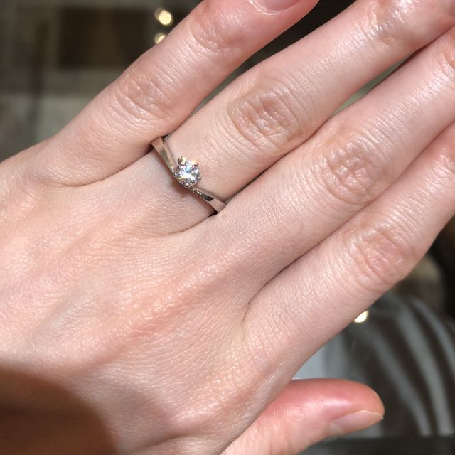 【杢目金屋(もくめがねや)の口コミ】 今までVラインのリングは自分の指に合わないと思っていましたが、その認識…