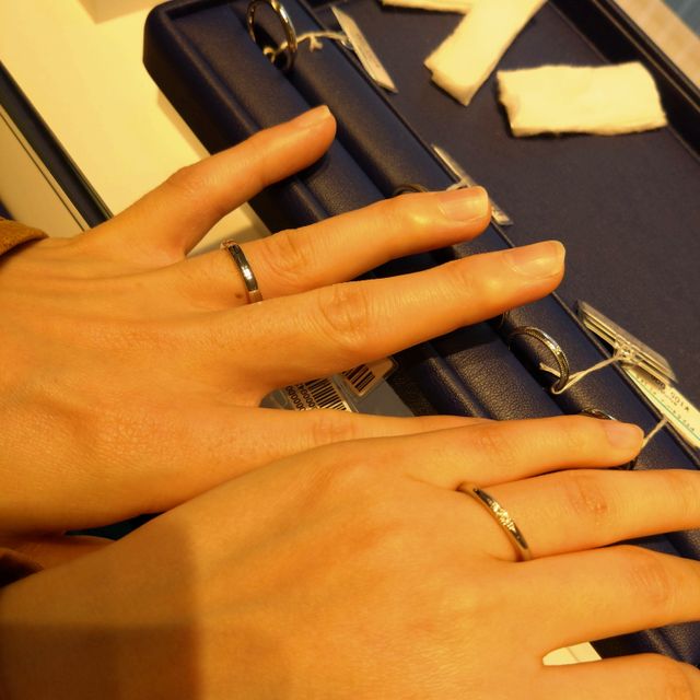 【銀座ダイヤモンドシライシの口コミ】 全体的にエレガント系をそろえているのかと思った。価格は平均的かと。様…