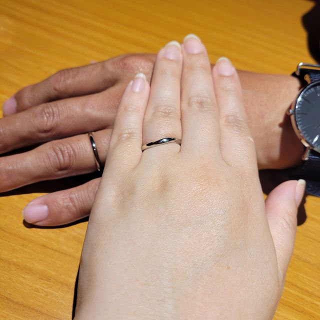 【銀座ダイヤモンドシライシの口コミ】 シンプルな物を希望しており、シンプルな中でも少しエッジが効いてて良か…