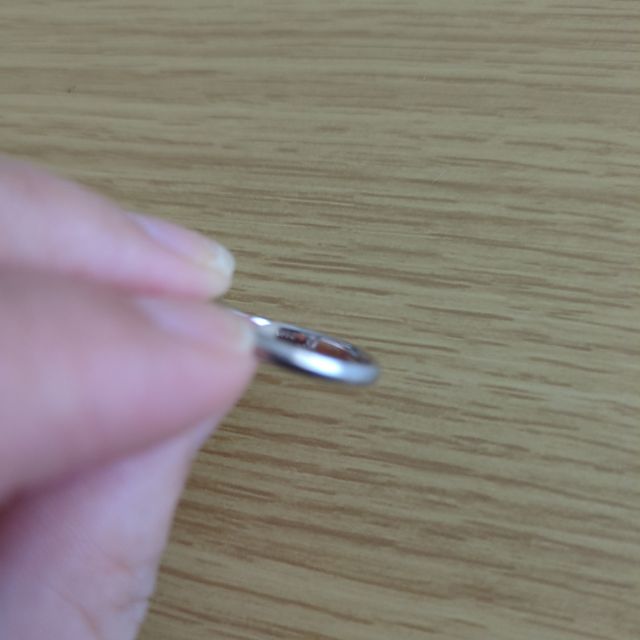 【銀座ダイヤモンドシライシの口コミ】 シンプルな物を希望しており、シンプルな中でも少しエッジが効いてて良か…