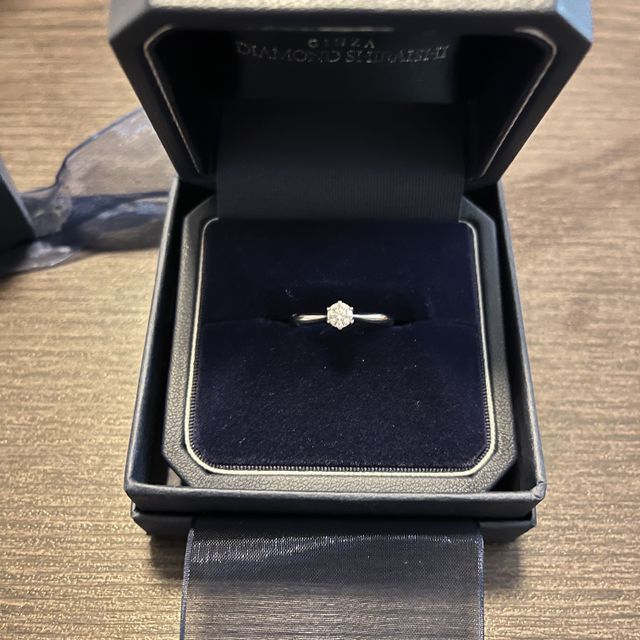 【銀座ダイヤモンドシライシの口コミ】 色々と店舗を見てきたけれど、まずダイヤの輝きが1番綺麗に思いました。ま…
