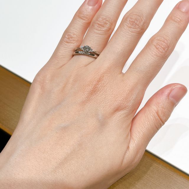 【ラザール ダイヤモンド(LAZARE DIAMOND)の口コミ】 繊細なデザインがすごく素敵でした。店員さんの、商品への思い入れも強く…