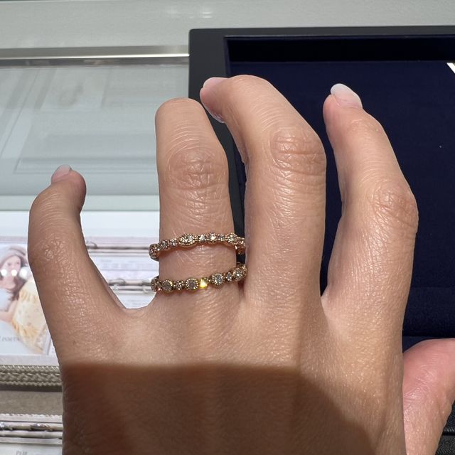 【BIJOUPIKO(ビジュピコ)の口コミ】 カタログを見て気になるものをスタッフさんに伝えると可愛いものからシン…