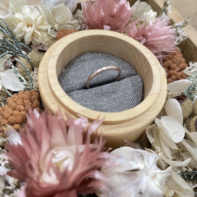 【鎌倉彫金工房の口コミ】 ◾︎デザイン
シンプルで飽きがこないもの。
長くつけていて違和感がないも…